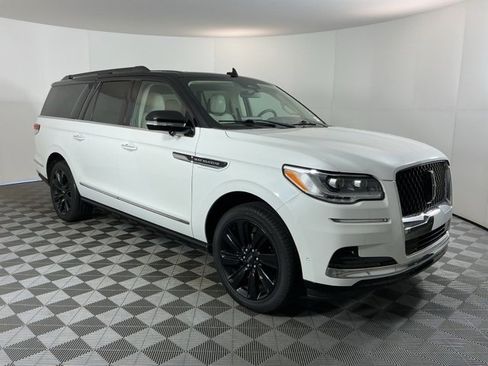 Used 2022 Lincoln Navigator L Black Label image 3