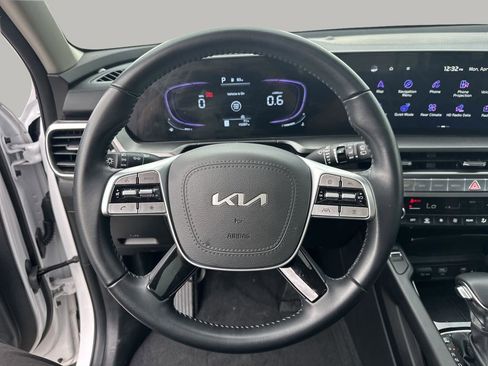 Used 2025 Kia Telluride S FWD image 15