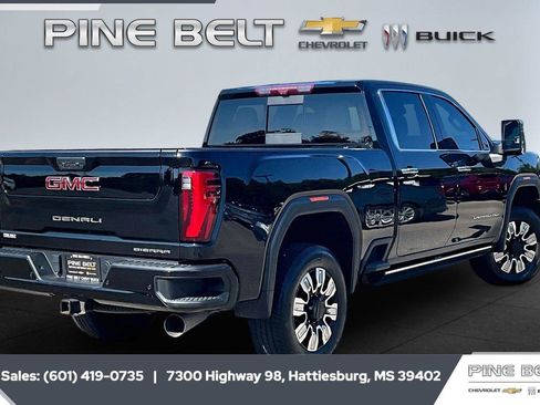 Used 2024 GMC Sierra 2500 Denali w/ Denali Reserve Package AWD/4WD image 12