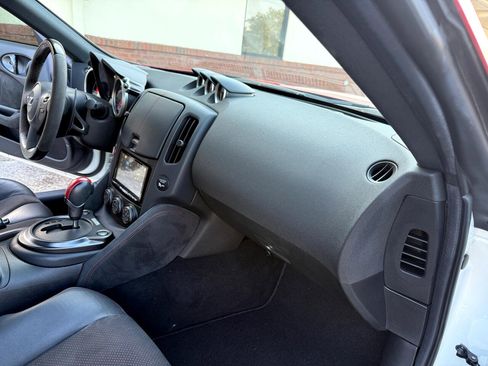 Used 2020 Nissan 370Z Coupe image 20