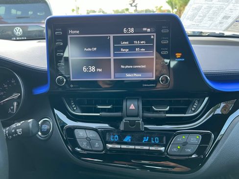 Used 2021 Toyota C-HR XLE FWD image 34