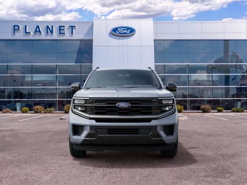 New 2027 Ford Expedition Max Platinum w/ Driver's Package RWD image 3