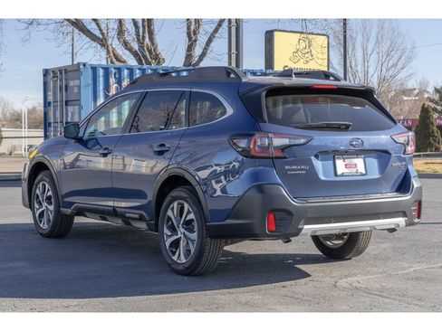 Used 2022 Subaru Outback Limited XT image 5