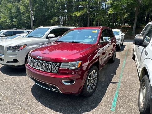 Used 2017 Jeep Grand Cherokee Overland AWD/4WD image 10