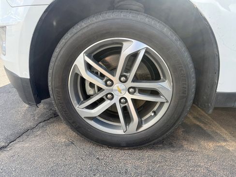 Used 2017 Chevrolet Equinox Premier w/ Enhanced Convenience Package image 6