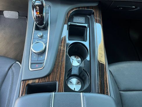 Used 2022 Cadillac Escalade ESV Premium Luxury w/ Performance Package AWD/4WD image 27