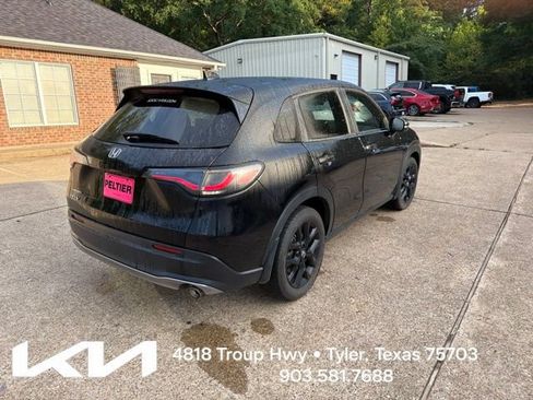 Used 2024 Honda HR-V Sport image 11