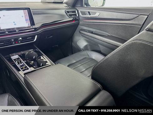 Used 2024 Volkswagen Atlas Cross Sport SEL R-Line AWD/4WD image 24