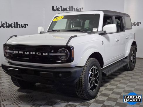 Used 2025 Ford Bronco Outer Banks image 3