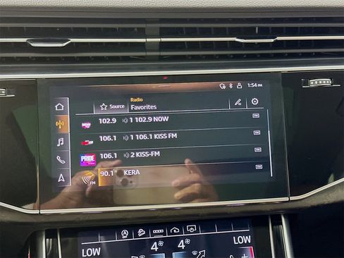 Used 2021 Audi Q8 Premium Plus image 16