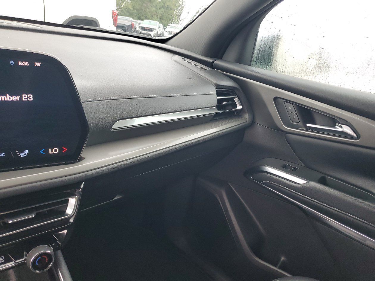 Used 2026 Chevrolet Traverse LT FWD image 24