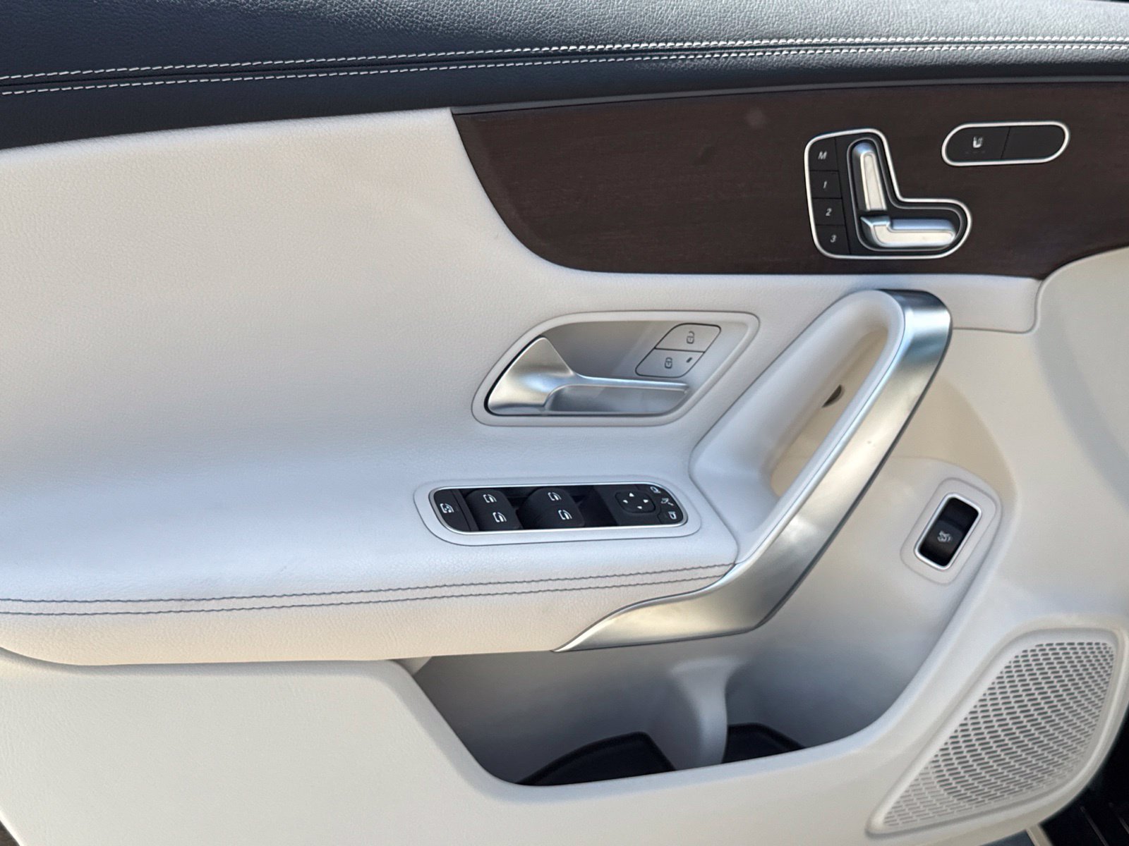 Used 2023 Mercedes-Benz CLA 250 image 20