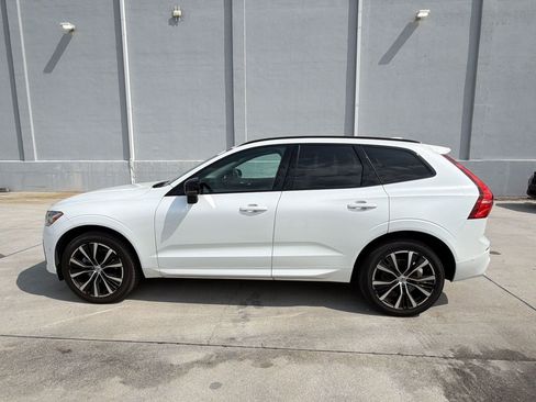 Used 2023 Volvo XC60 B5 Plus w/ Climate Package AWD/4WD image 2