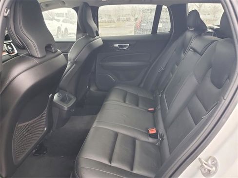 Certified 2025 Volvo V60 B5 Cross Country Plus image 27