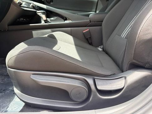New 2025 Hyundai Elantra SEL FWD image 33