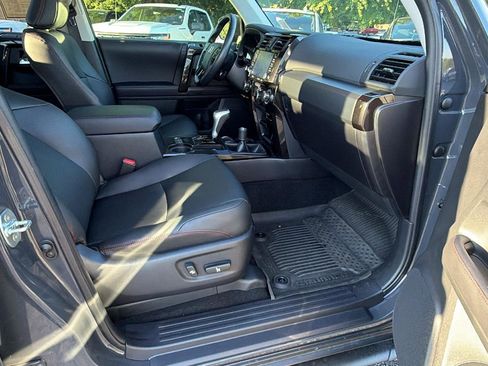 Used 2024 Toyota 4Runner TRD Off-Road Premium AWD/4WD image 19