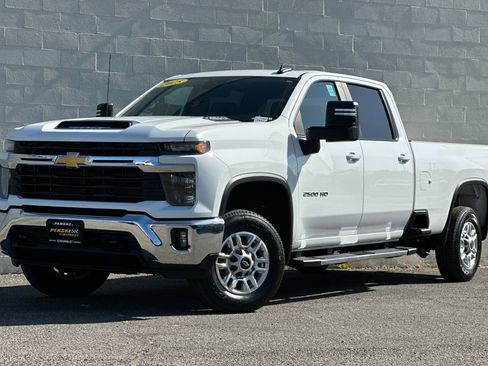 Used 2025 Chevrolet Silverado 2500 LT w/ Convenience Package AWD/4WD image 8