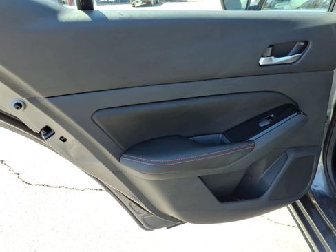 Used 2024 Nissan Altima 2.5 SR AWD/4WD image 12