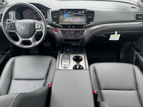 Used 2025 Honda Ridgeline RTL+ image 2