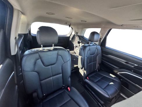Used 2022 Kia Telluride EX w/ EX Premium Package image 16