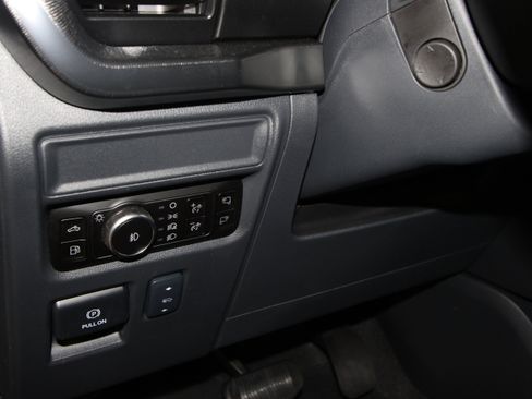 New 2025 Ford F150 Platinum w/ Equipment Group 702A High image 9