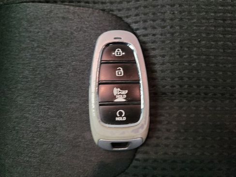 Used 2022 Hyundai Santa Fe SEL AWD/4WD image 32
