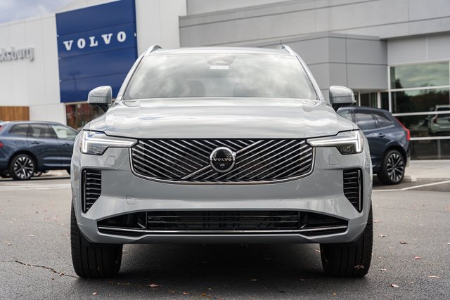 Used 2026 Volvo XC90 B6 Plus w/ Protection Package Premier AWD/4WD image 2
