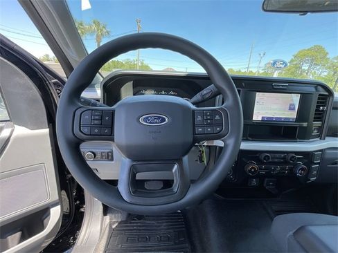 Used 2025 Ford F350 XLT w/ FX4 Off-Road Package image 17