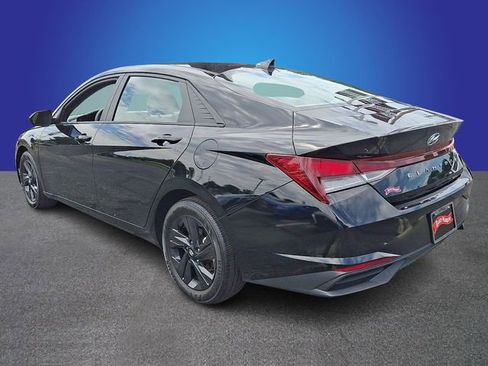 Used 2023 Hyundai Elantra SEL FWD image 6