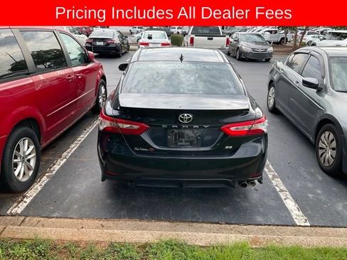 Used 2020 Toyota Camry SE w/ Convenience Package FWD image 6