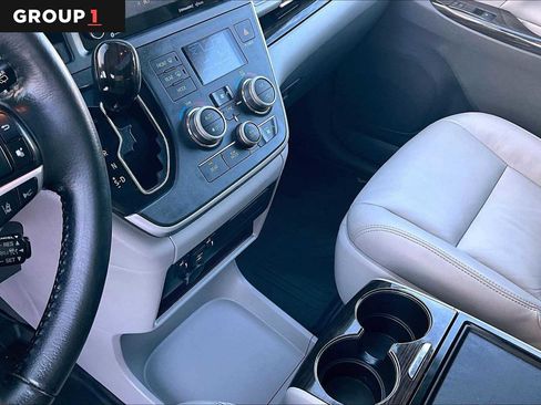 Certified 2020 Toyota Sienna XLE w/ XLE Navigation Package image 17