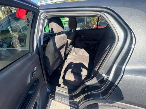 Used 2017 Chevrolet Trax LT image 4