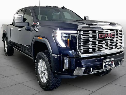 Used 2024 GMC Sierra 2500 Denali w/ Denali Reserve Package AWD/4WD image 3