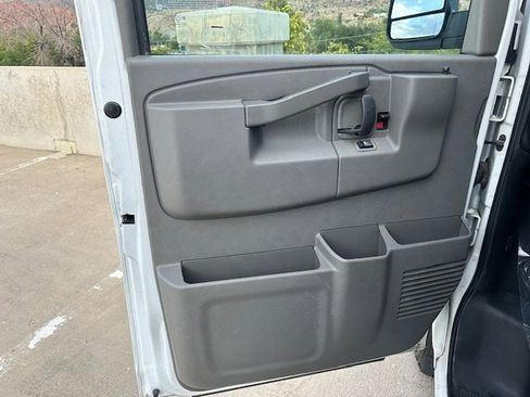 Used 2020 Chevrolet Express 2500 LT w/ LT Preferred Equipment Group image 10