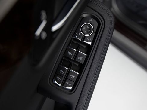 New 2026 Porsche Macan AWD/4WD image 21
