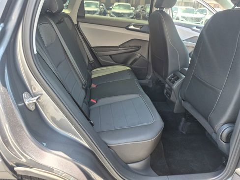 Certified 2024 Volkswagen Taos SE w/ Panoramic Sunroof Package FWD image 31
