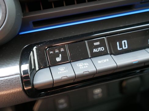 Used 2026 Toyota Prius AWD image 33