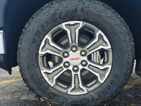 New 2026 GMC Sierra 1500 SLE w/ X31 Off-Road Package AWD/4WD image 11