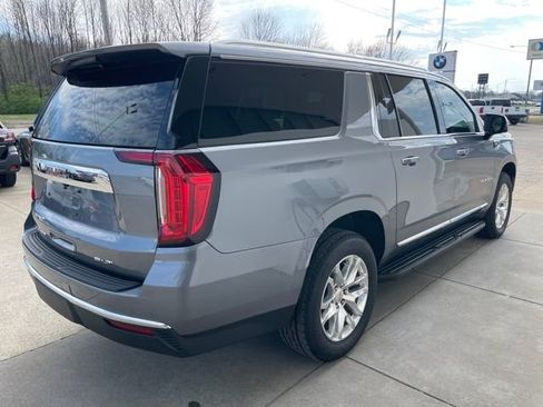 Used 2022 GMC Yukon XL SLT w/ SLT Premium Package image 5