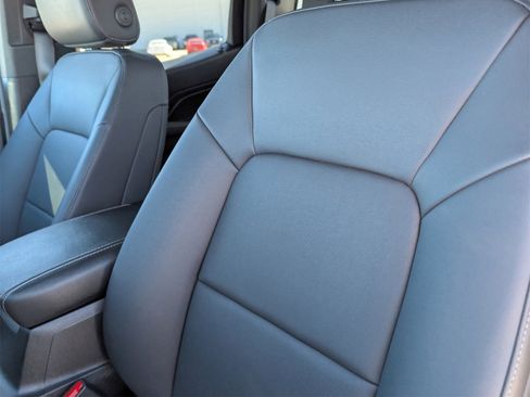 Used 2024 GMC Canyon Elevation w/ Elevation Premium Package image 21