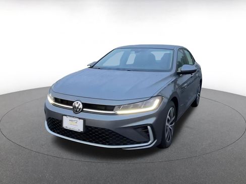 Used 2025 Volkswagen Jetta SE image 7