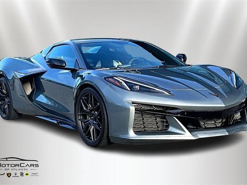 Used 2023 Chevrolet Corvette Z06 image 2