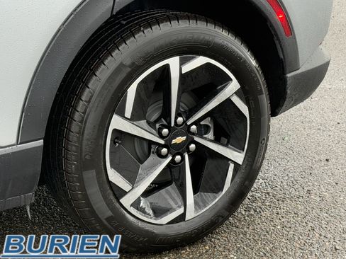 New 2026 Chevrolet Equinox EV LT image 35