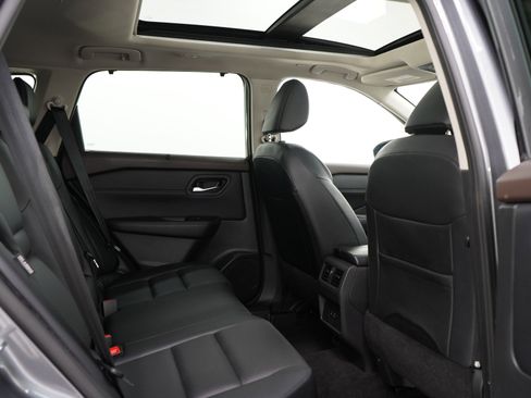 Used 2023 Nissan Rogue SV w/ SV Premium B Package AWD/4WD image 14