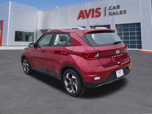 Used 2025 Hyundai Venue SEL FWD image 9