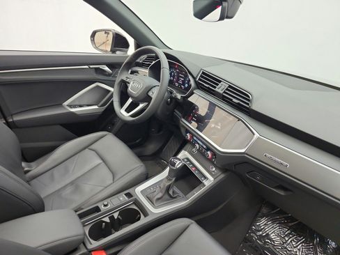 Used 2023 Audi Q3 2.0T Premium w/ Convenience Package AWD/4WD image 18