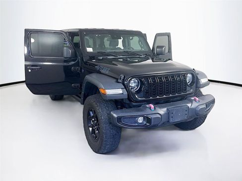 Used 2024 Jeep Wrangler Unlimited AWD/4WD image 34