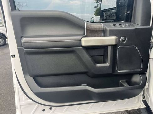 Used 2020 Ford F350 Lariat w/ Lariat Ultimate Package AWD/4WD image 18