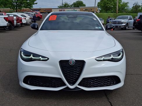 Used 2025 Alfa Romeo Giulia AWD w/ Driving Assist Package image 2