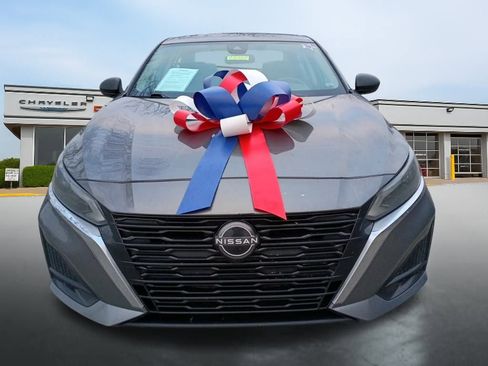 Used 2024 Nissan Altima 2.5 SV image 8